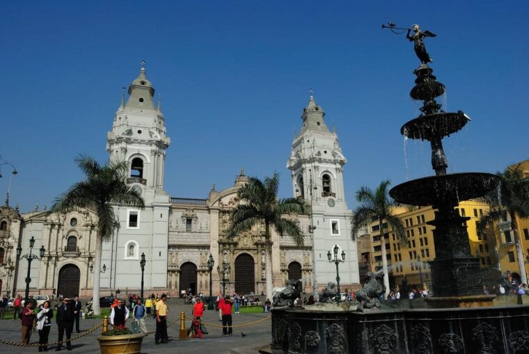 lima-in-a-day-heritage-sites-larco-museum-illuminations