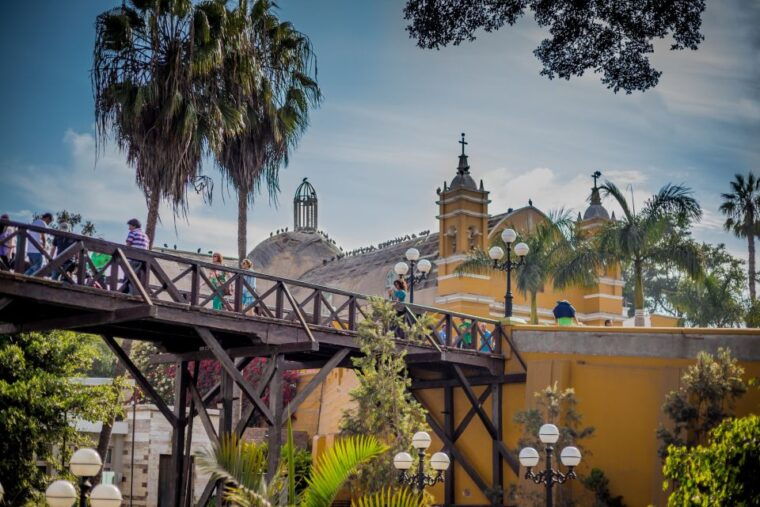 lima-miraflores-barranco-and-san-isidro-tour