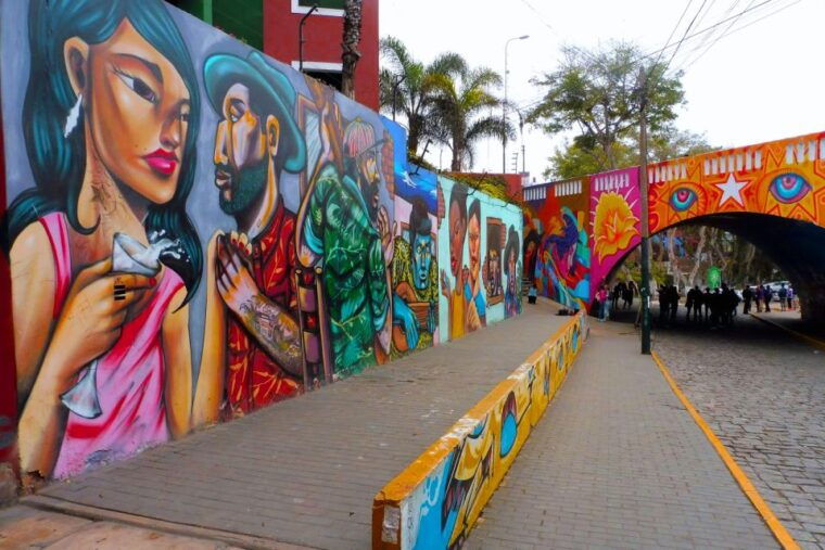 lima-miraflores-barranco-and-san-isidro-tour