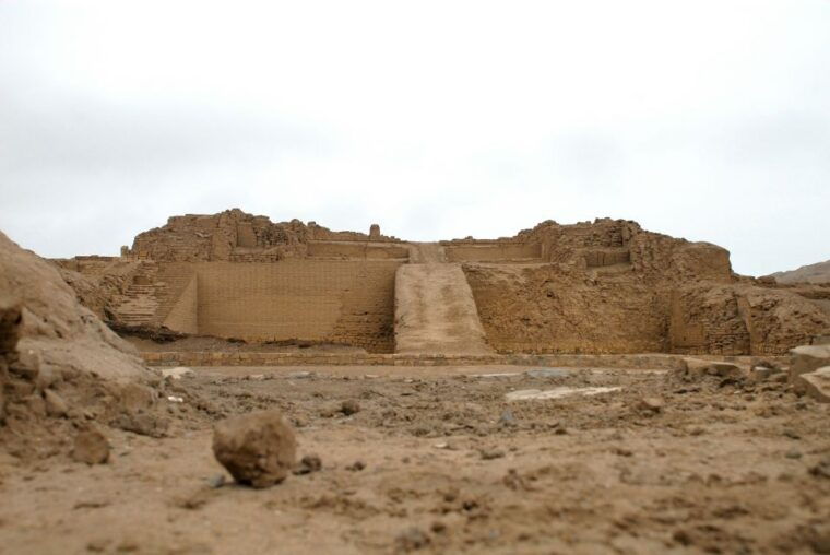 lima-pachacamac-ruins-barranco-half-day-guided-tour