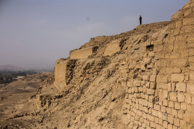 lima-pachacamac-ruins-barranco-half-day-guided-tour