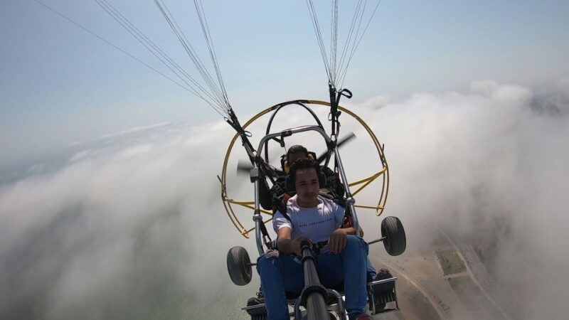 lima-paragliding-flight-over-costa-verde-districts