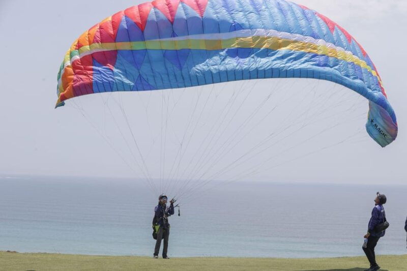 lima-powered-paragliding-flight