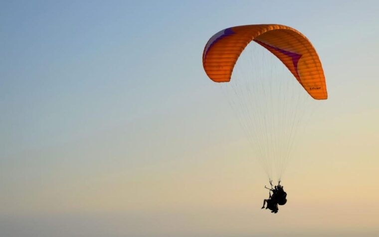 lima-powered-paragliding-flight