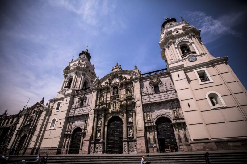 lima-private-tour-cathedral-san-francisco-larco-museum