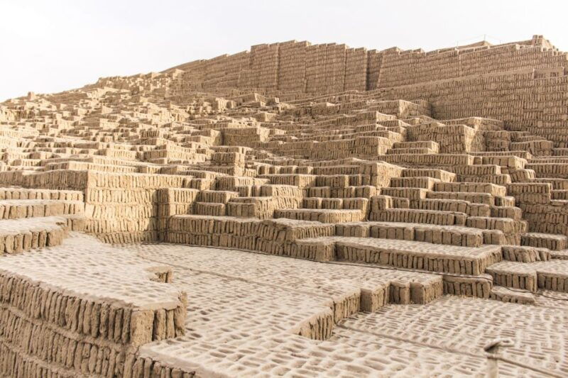 lima-private-tour-to-huaca-pucllana-and-huaca-mateo-salado