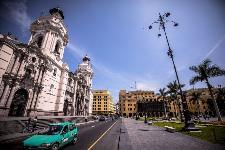 lima-san-francisco-and-huaca-pucllana-half-day-tour
