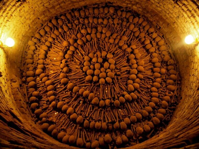 lima-water-magic-circuit-downtown-and-catacombs-night-tour