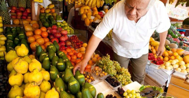 limas-food-tour-through-local-markets-barranco-visit