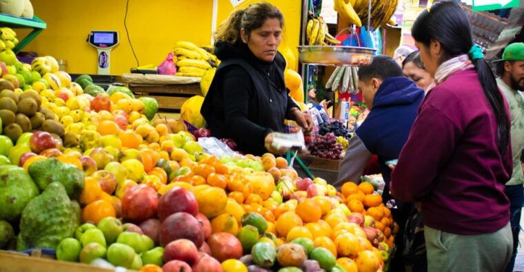 limas-food-tour-through-local-markets-barranco-visit