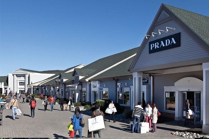 limo-tour-nyc-to-woodbury-common-premium-outlets