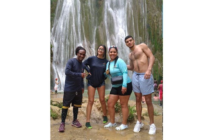 limon-waterfall-walking-tour