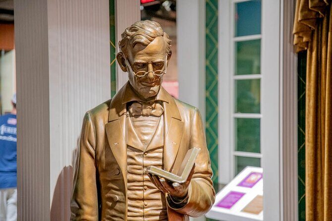Lincoln Assassination Tour with Ford's Theatre and Petersen House - Group Size and Guide Expertise