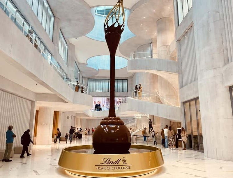 Lindt Home of Chocolate & Lake Zurich Boat tour - Key Points