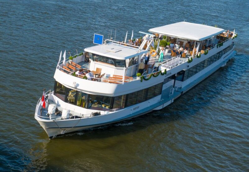 linz-harbor-cruise