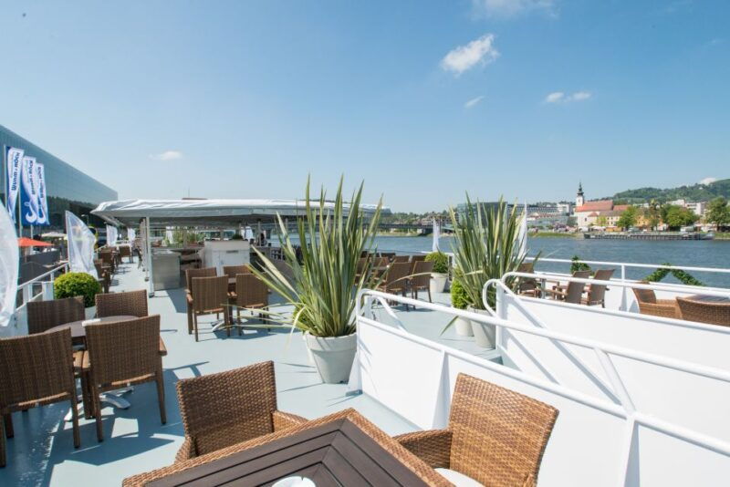 linz-harbor-cruise