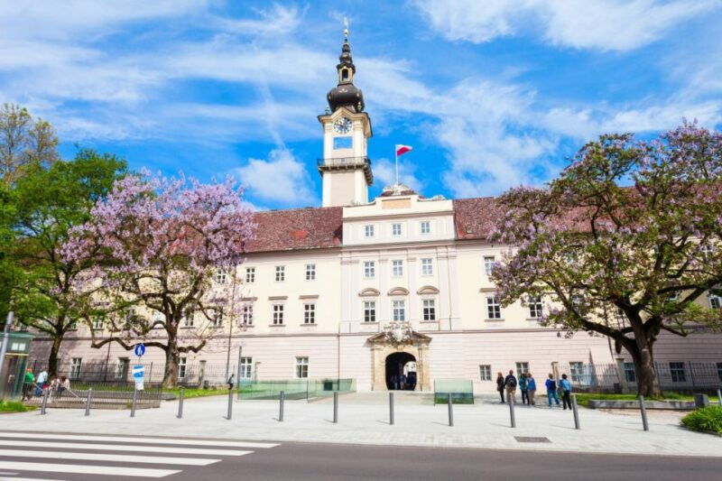 linz-postlingberg-and-old-town-private-tour