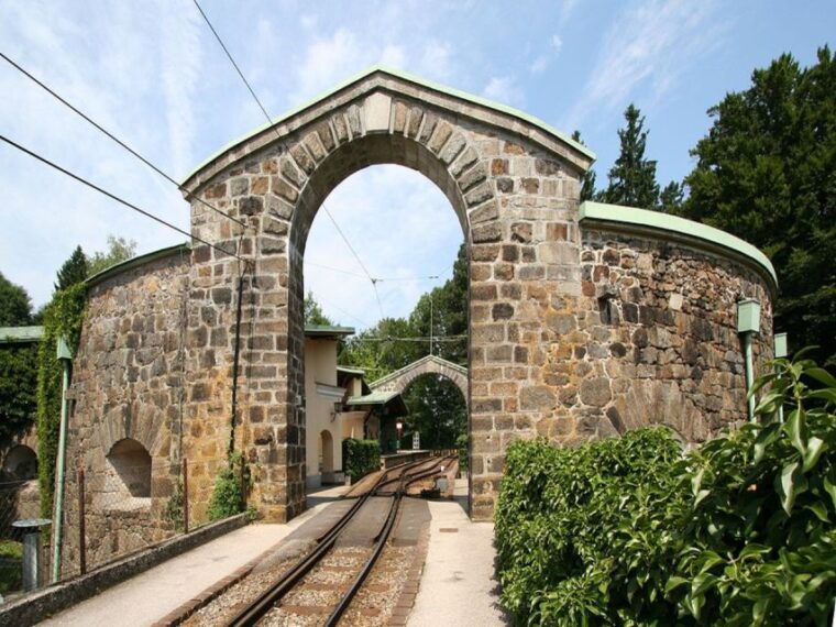 linz-postlingberg-and-old-town-private-tour