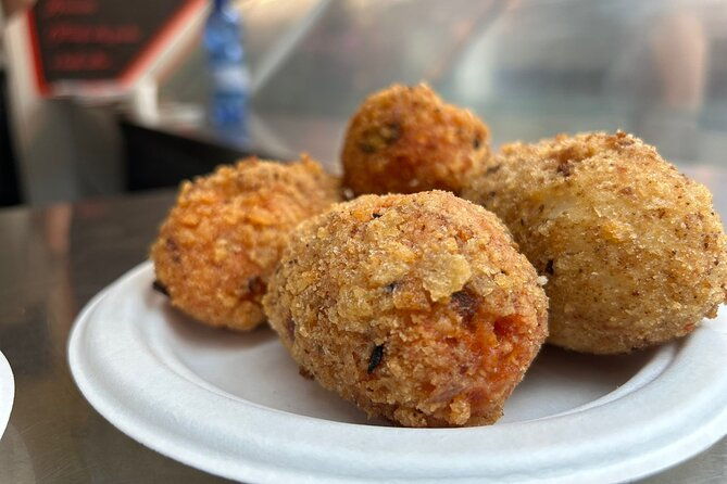 lip-smacking-rome-food-tour-experience-in-a-golf-cart