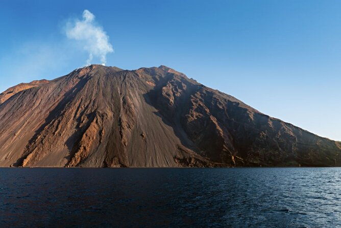 lipari-panarea-stromboli-by-night