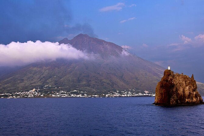 lipari-panarea-stromboli-by-night