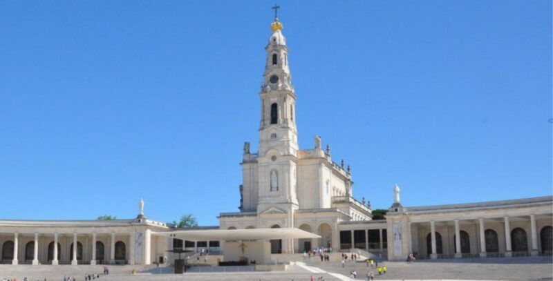 Lisboa: Fátima, Batalha, Nazaré and Óbidos Full Day Tour! - An In-Depth Look at the Tour Experience