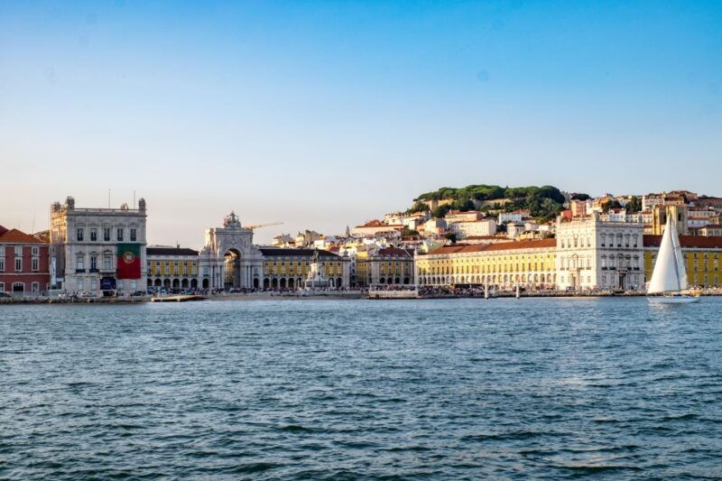 lisbon-1-or-2-hour-cruise-along-the-tagus-river