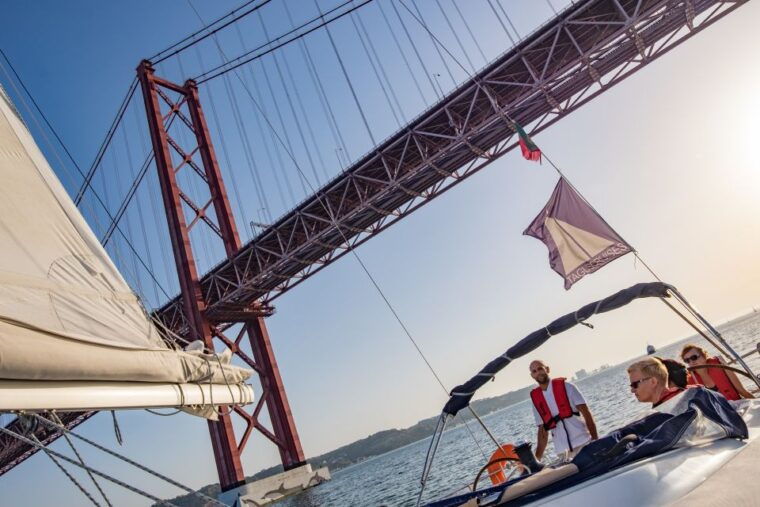 lisbon-1-or-2-hour-cruise-along-the-tagus-river