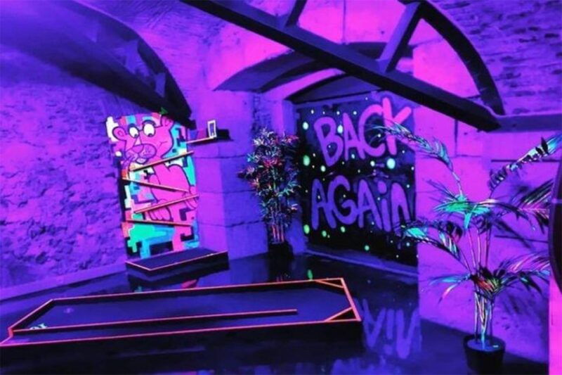 lisbon-18-hole-indoor-minigolf-ticket-with-bar-area