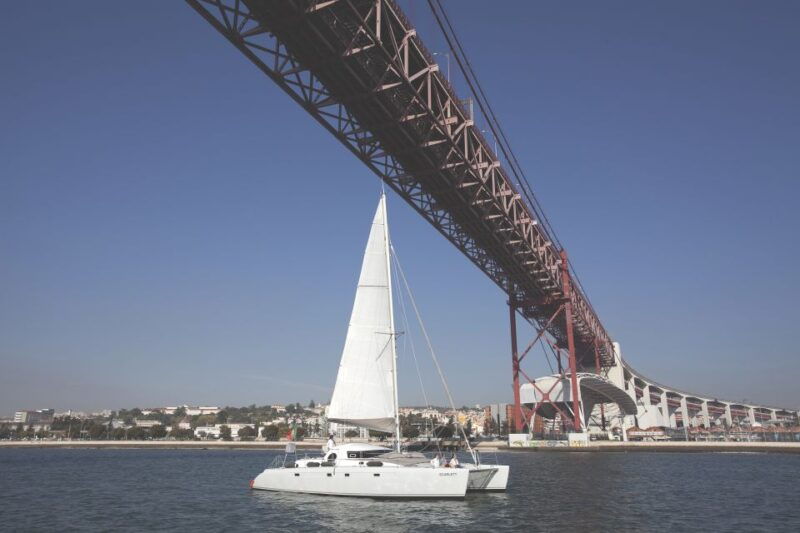 lisbon-1h-private-tour-by-sailboat-sail-or-power-catamaran