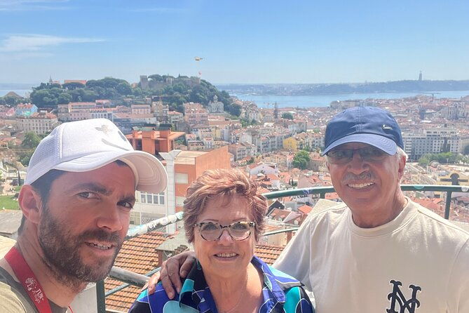 lisbon-1h30-tuk-tuk-tour-the-best-way-to-visit-the-city