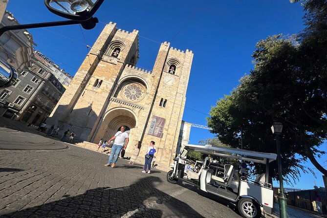 lisbon-1h30-tuk-tuk-tour-the-best-way-to-visit-the-city