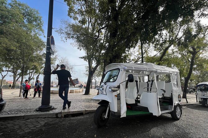 lisbon-1h30-tuk-tuk-tour-the-best-way-to-visit-the-city