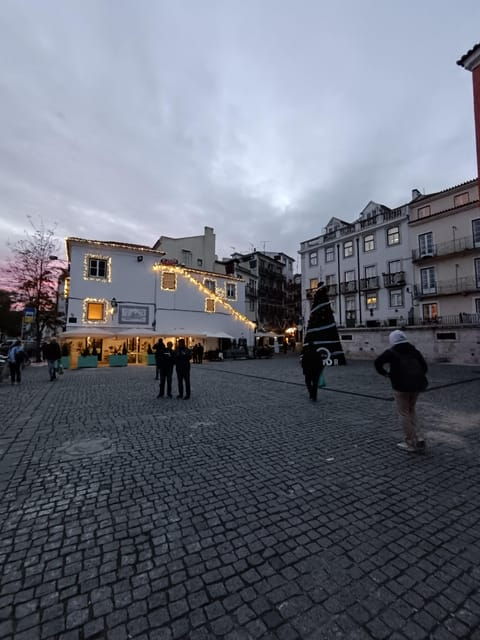 lisbon-2-5-hours-tuk-tuk-tour-in-old-town-and-centre