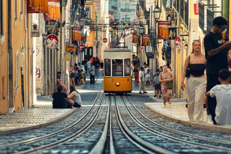 lisbon-2-day-magical-mystery-walkingtour-for-photographer