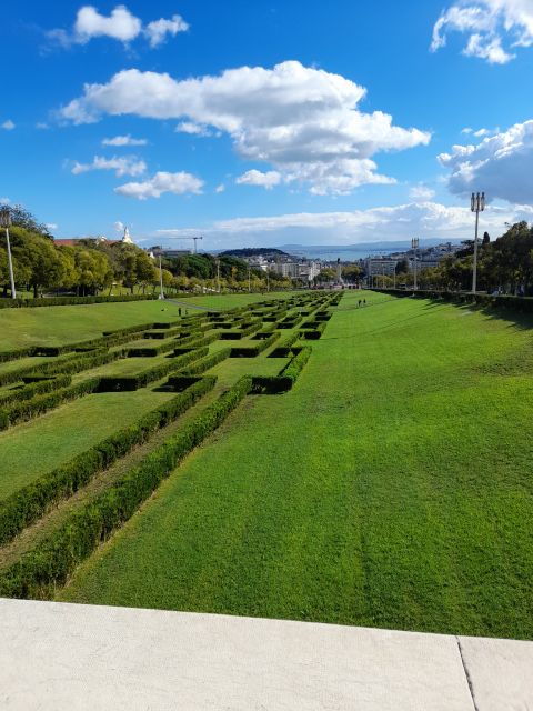 lisbon-2-hours-private-city-highlights-tuk-tuk-tour-for-two