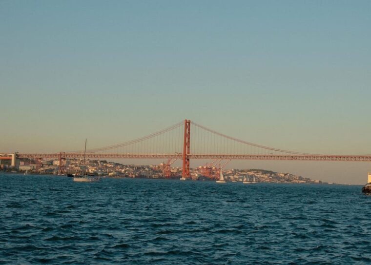 lisbon-2-hours-sailing-day-tour-and-cruise-with-drinks