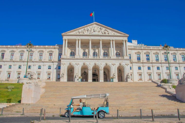 lisbon-2h-or-4h-private-tuktuk-tour-with-a-true-local-guide
