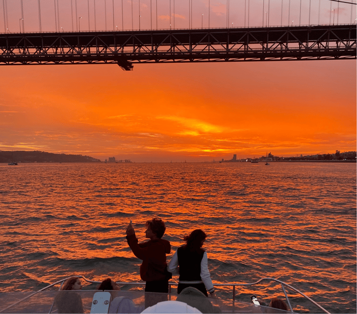 lisbon-2h-private-luxury-sunset-cruise-with-welcome-drink
