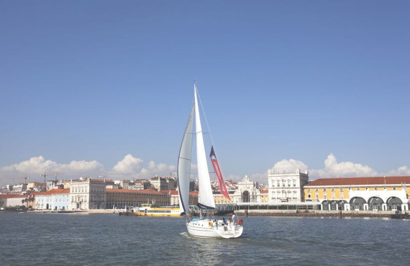 lisbon-2h-private-tour-by-sailboat-sail-or-power-catamaran