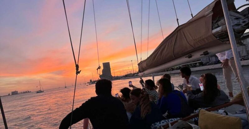 lisbon-2h-sunset-boat-cruise-tour-with-drinks