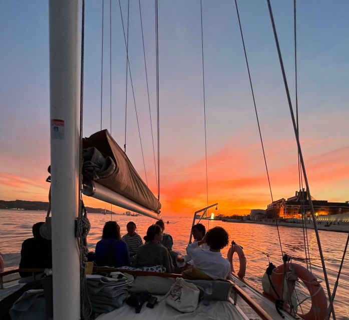 lisbon-2h-sunset-boat-cruise-tour-with-drinks