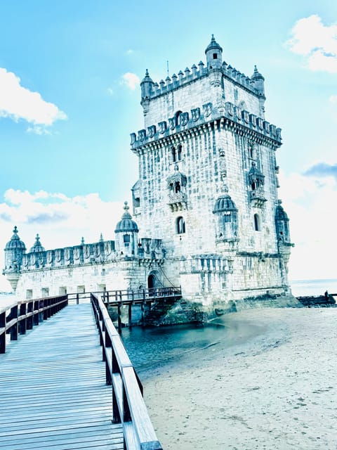 lisbon-3-hours-sightseeing-tour-by-tuktuk