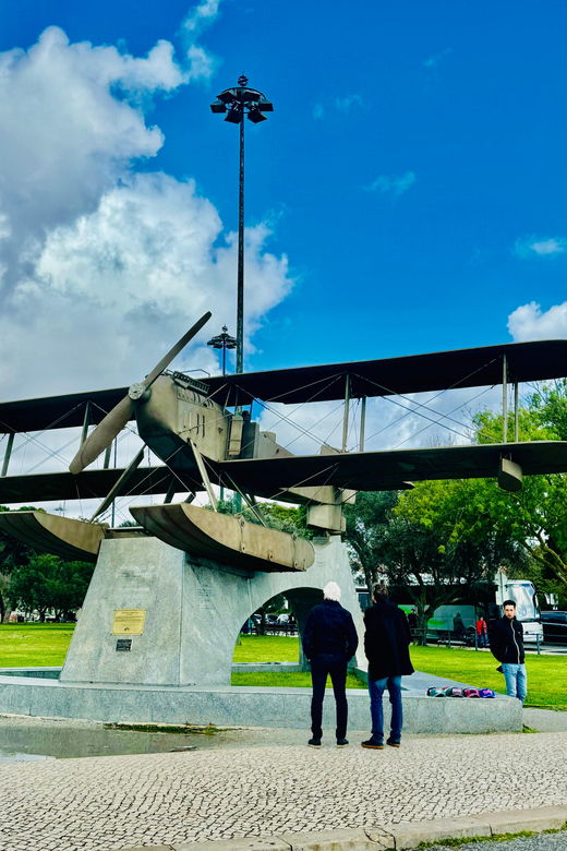 lisbon-3-hours-sightseeing-tour-by-tuktuk