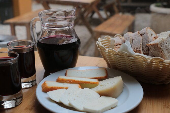 lisbon-4-foodies-tour-from-street-food-to-awarded-chefs-portuguese-delicacies