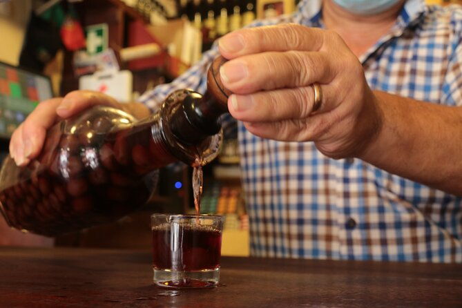 lisbon-4-foodies-tour-from-street-food-to-awarded-chefs-portuguese-delicacies