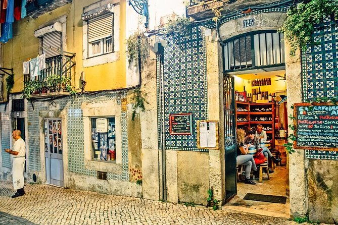 lisbon-a-walking-tour-to-familiar-with-history-stories-lifestyle