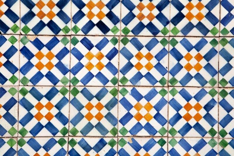 lisbon-adamastor-tour-electric-tuk-tuk-professional-guide