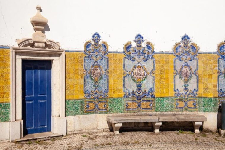 lisbon-adamastor-tour-electric-tuk-tuk-professional-guide