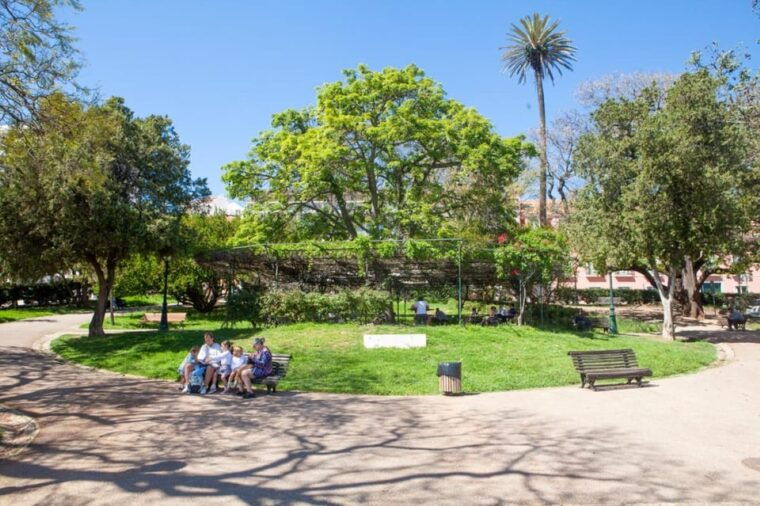 lisbon-adamastor-tour-electric-tuk-tuk-professional-guide